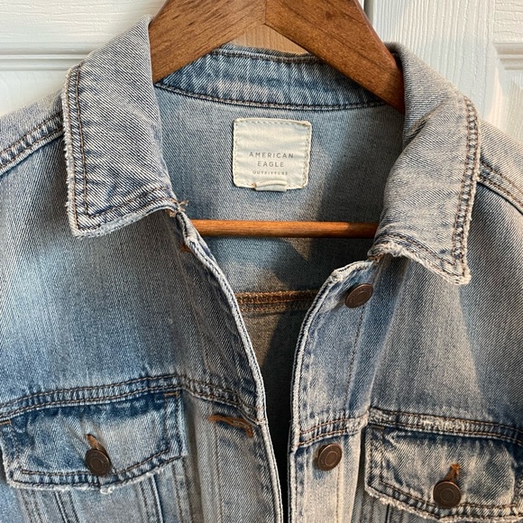 AE Distressed Denim Blue Jean Button Down Jacket Small Boxy Trucker - Picture 4 of 13